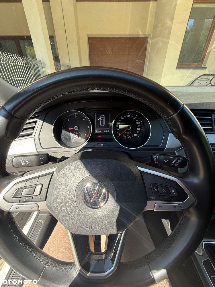 Volkswagen Passat 2.0 TDI SCR Comfortline - 9