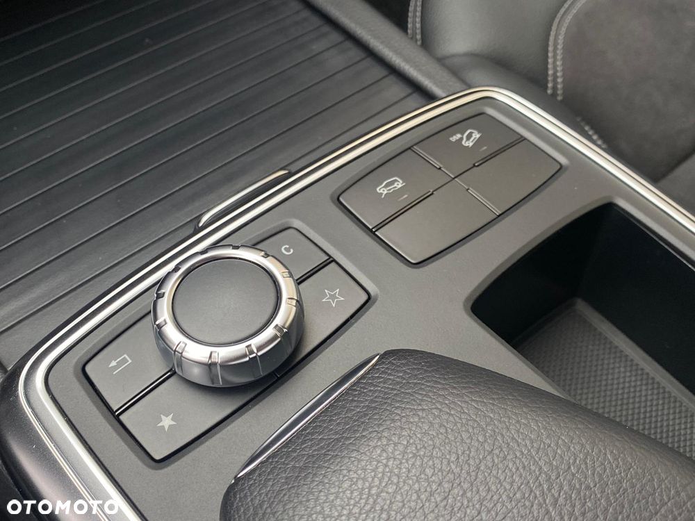 Mercedes-Benz ML - 17