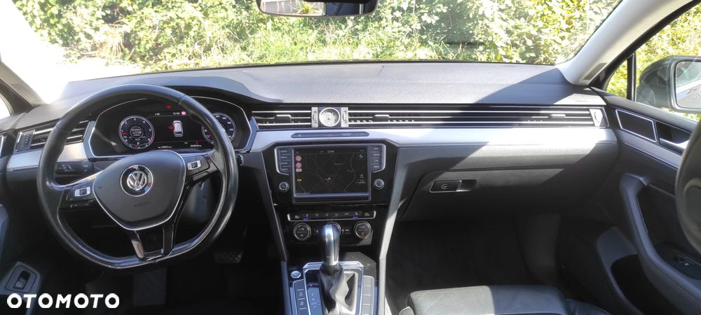 Volkswagen Passat - 15