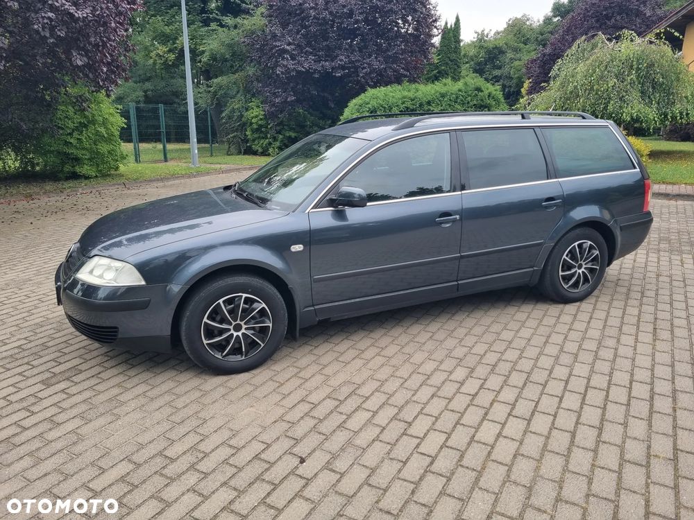 Volkswagen Passat 1.6 Comfortline Family - 4