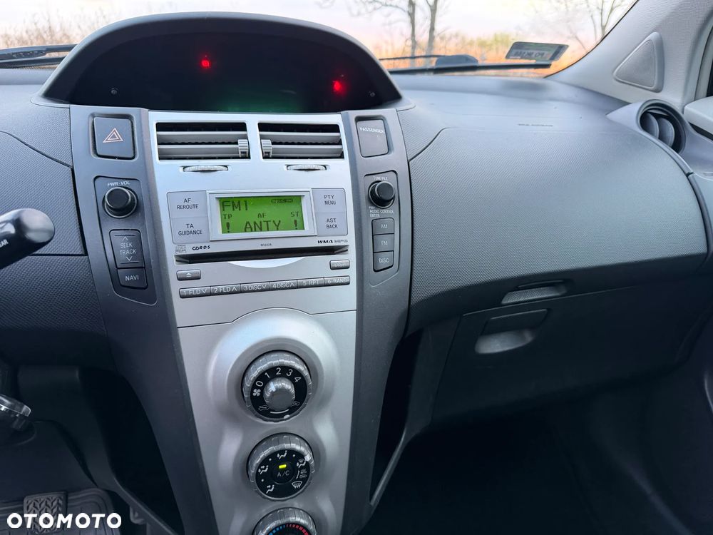 Toyota Yaris 1.0 VVT-i Luna - 16