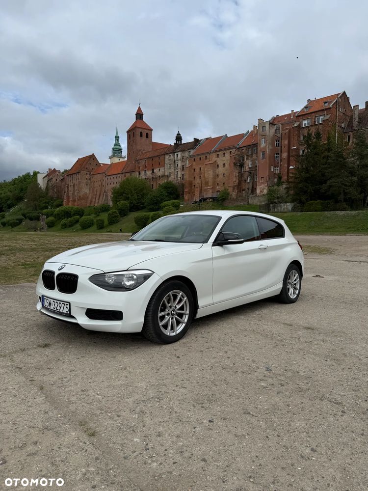 BMW Seria 1 114i - 4