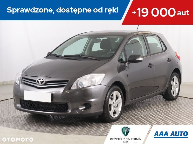 Toyota Auris - 1