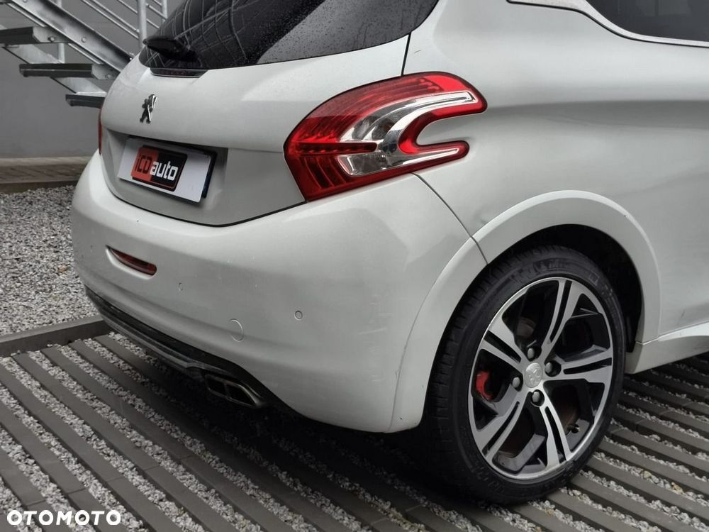 Peugeot 208 - 15