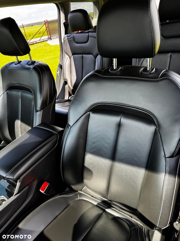 Jeep Grand Cherokee - 13