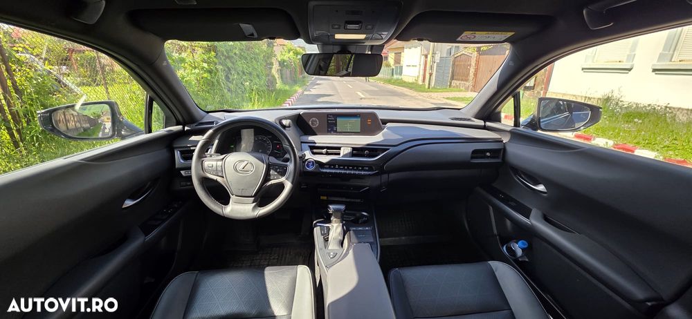 Lexus UX 200 - 11