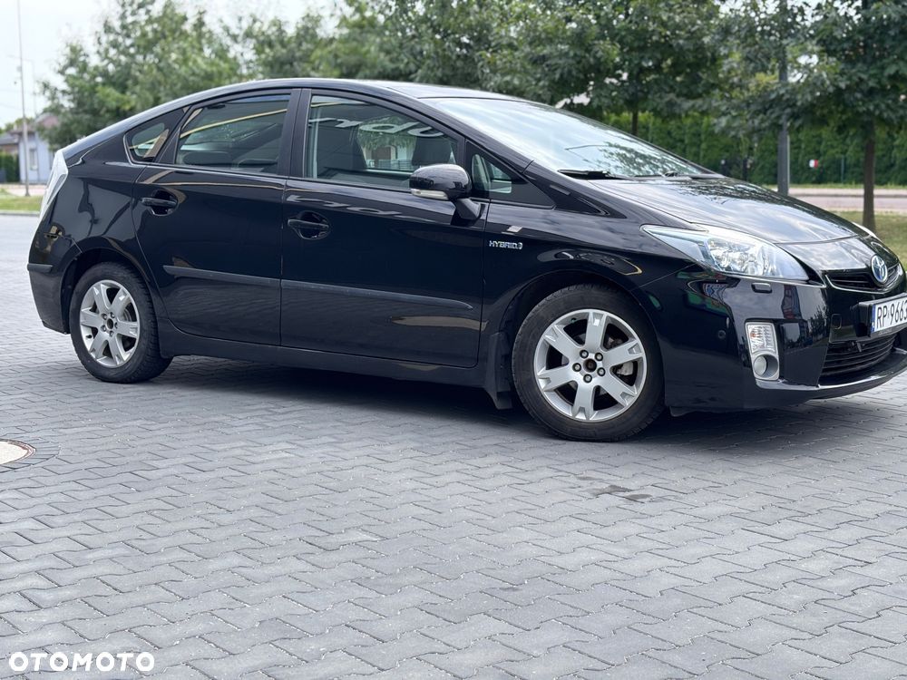 Toyota Prius - 4