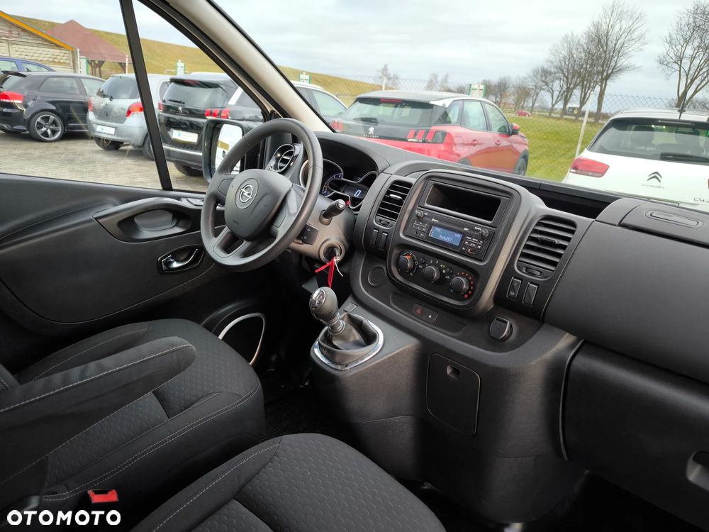 Opel Vivaro - 10