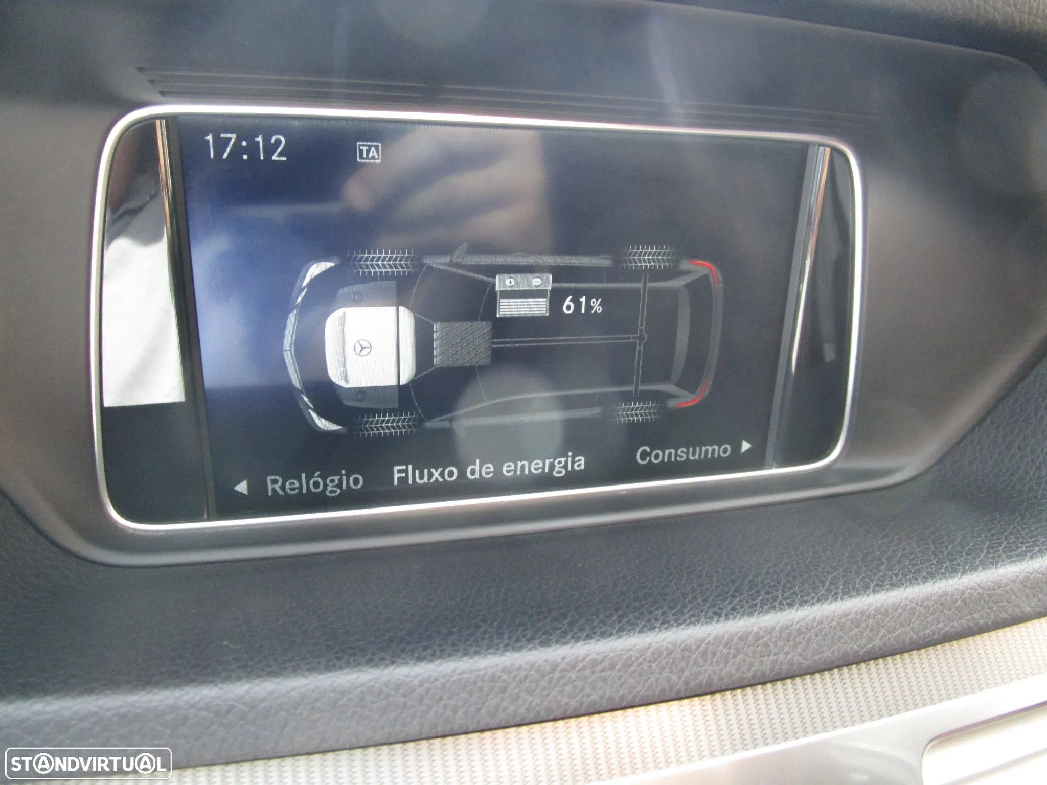 Mercedes-Benz E 300 Bluetec Hybrid Avantgarde - 42