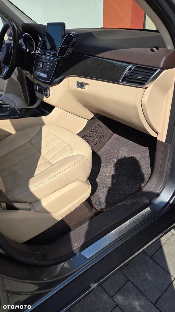 Mercedes-Benz GLE - 12