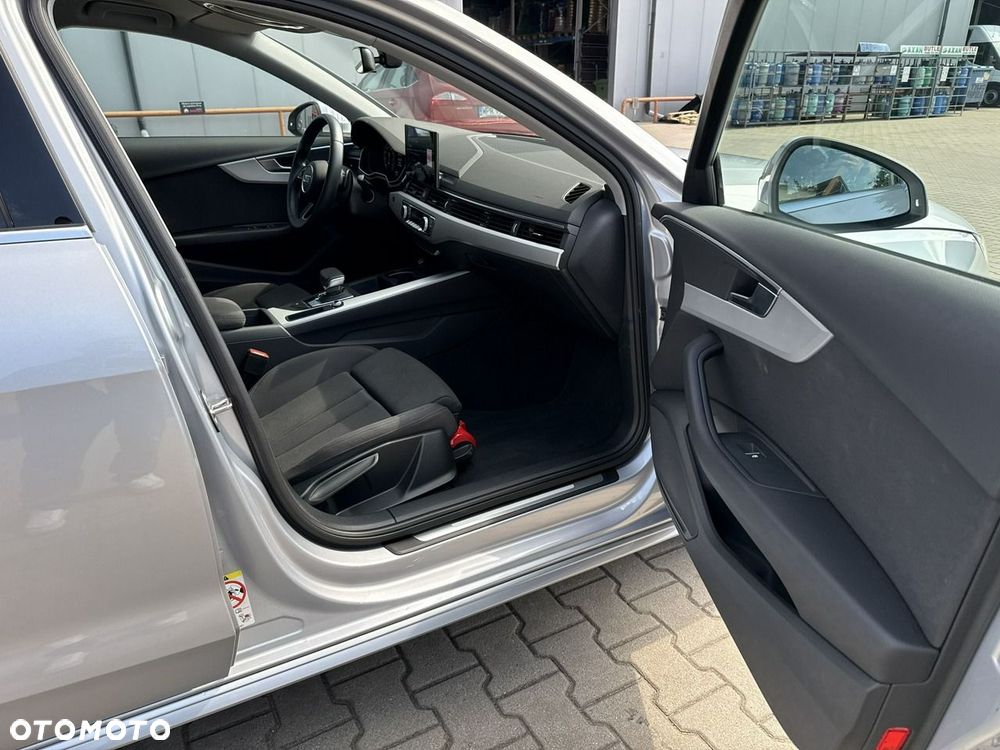 Audi A4 Limousine 35 TFSI mHEV S tronic - 19
