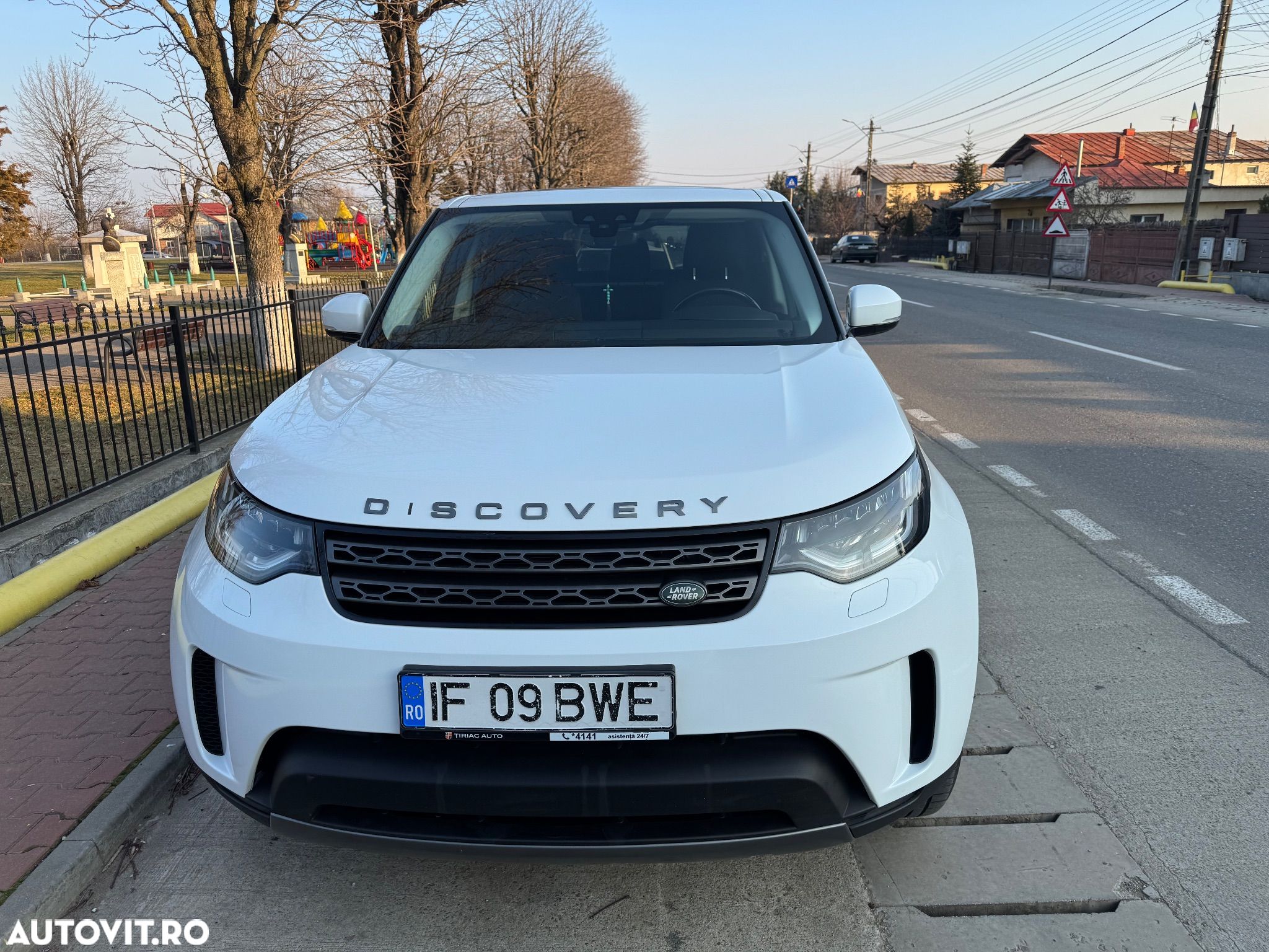 Land Rover Discovery 2.0 L TD4 SE - 1