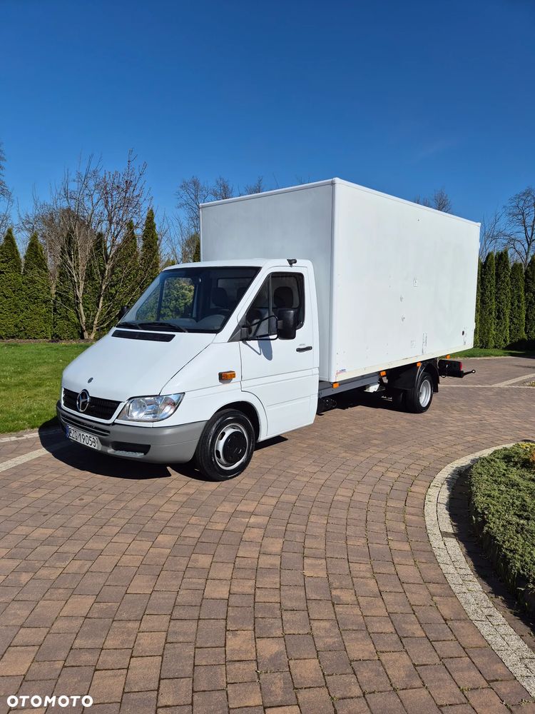 Mercedes-Benz Sprinter - 1