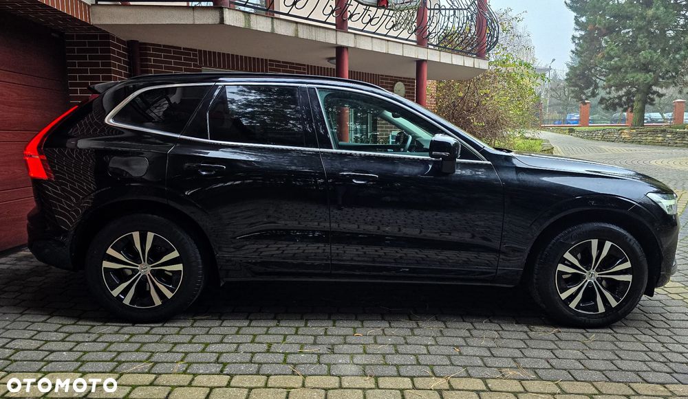 Volvo XC 60 B4 B Momentum Pro - 11