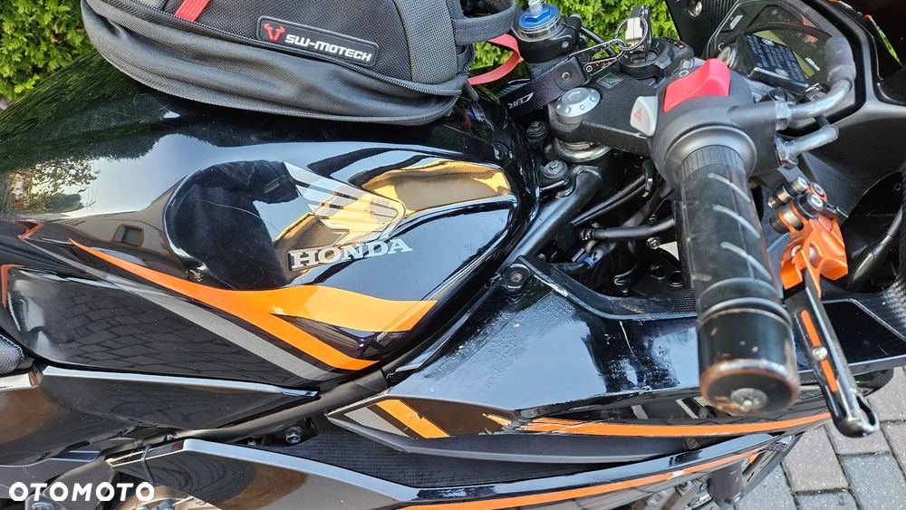 Honda CBR - 19