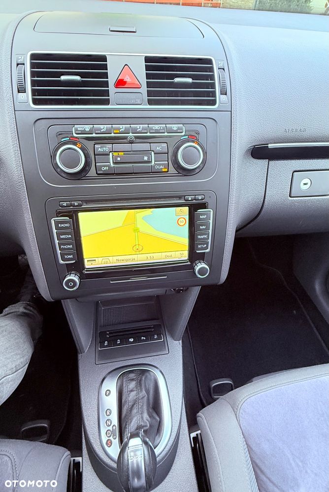 Volkswagen Touran - 32