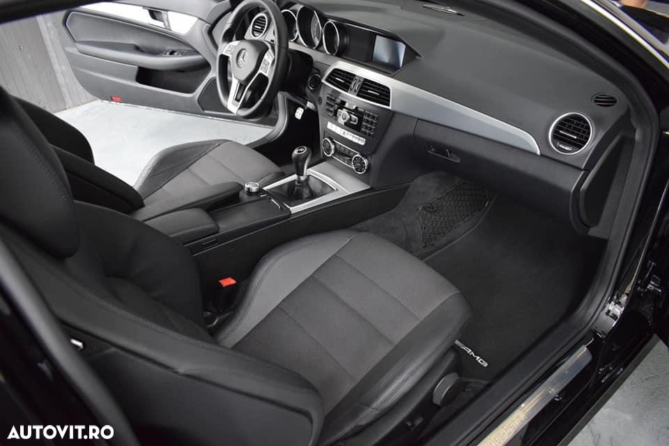 Mercedes-Benz C 180 CGI BlueEFFICIENCY - 14