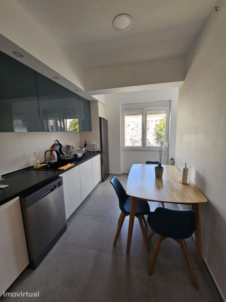 Quarto - localizado em Setubal - Grande imagem: 4/6