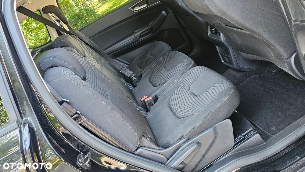 Ford S-Max - 31