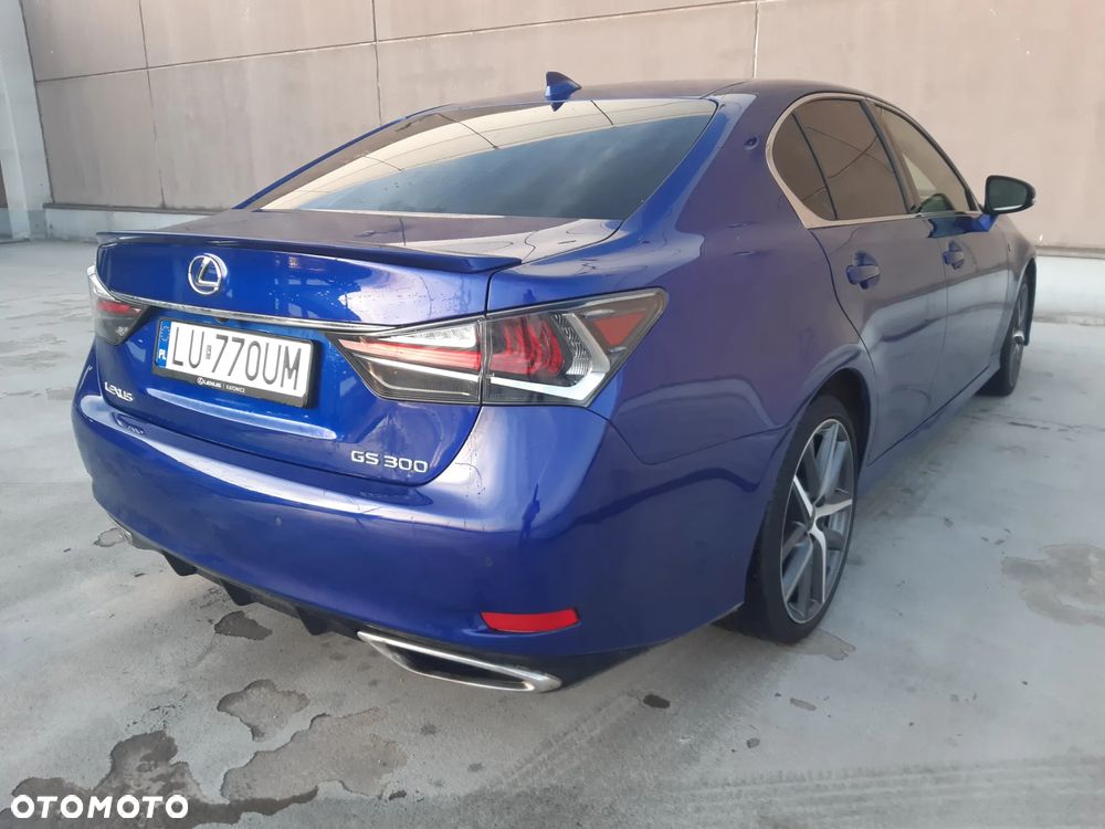 Lexus GS 200t / 300 F Sport - 30