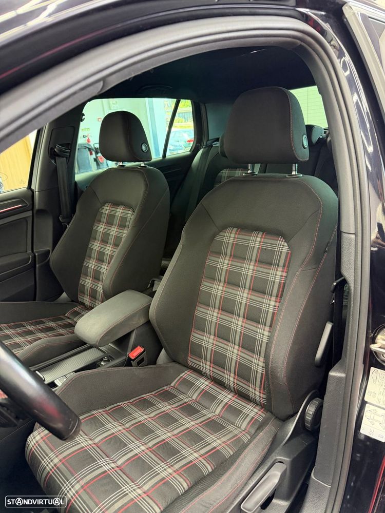 VW Golf 2.0 TSI GTI DSG Performance - 16