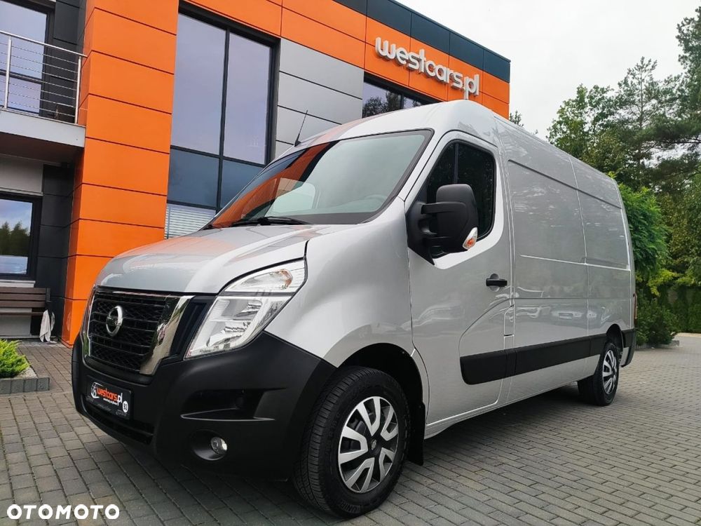 Nissan NV400