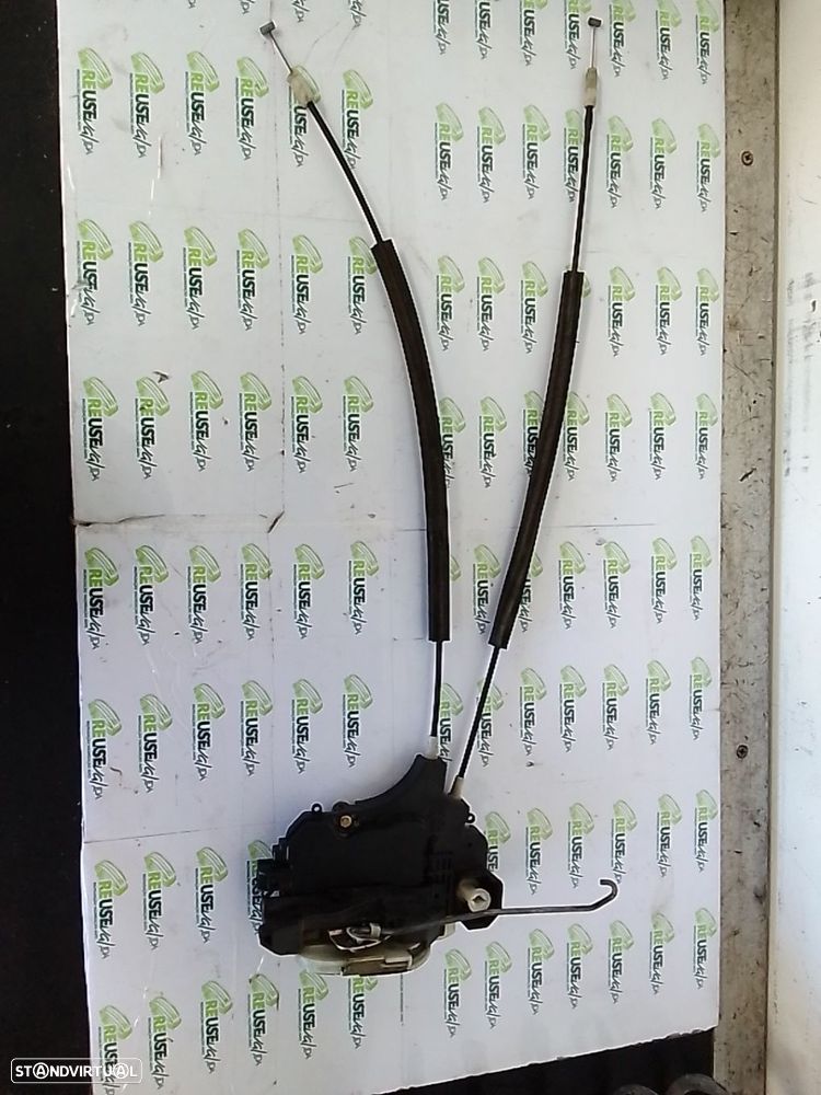 Fecho Da Porta Frente Esq Mitsubishi Colt Cz3 - 1