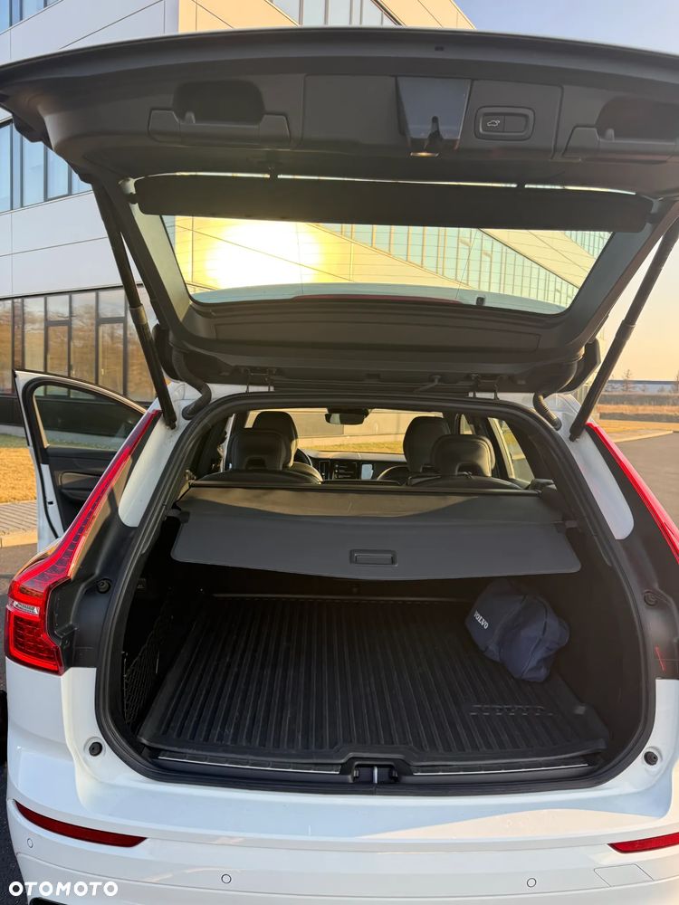 Volvo XC 60 D4 AWD R-Design - 21