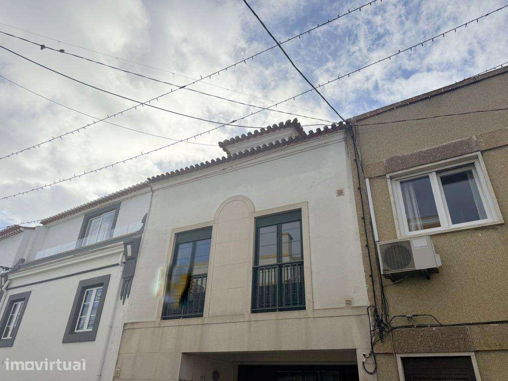 Edifício Misto Habitação e Comércio - Grande imagem: 3/32