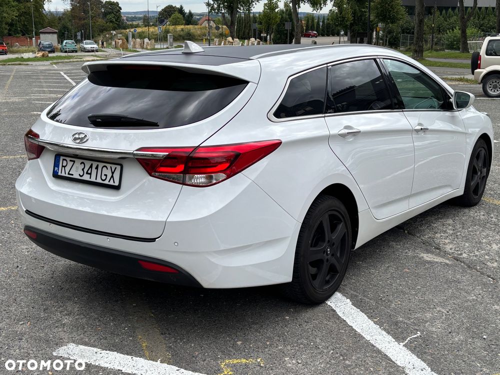 Hyundai i40 Kombi 1.7 CRDi DCT Premium - 8