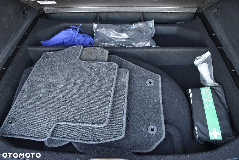 Volvo XC 60 D4 Geartronic Summum - 16