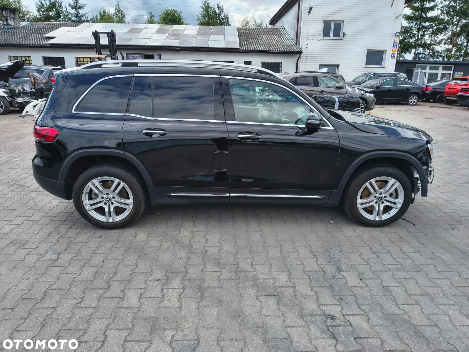 Mercedes-Benz GLB 250 4-Matic 8G-DCT - 5