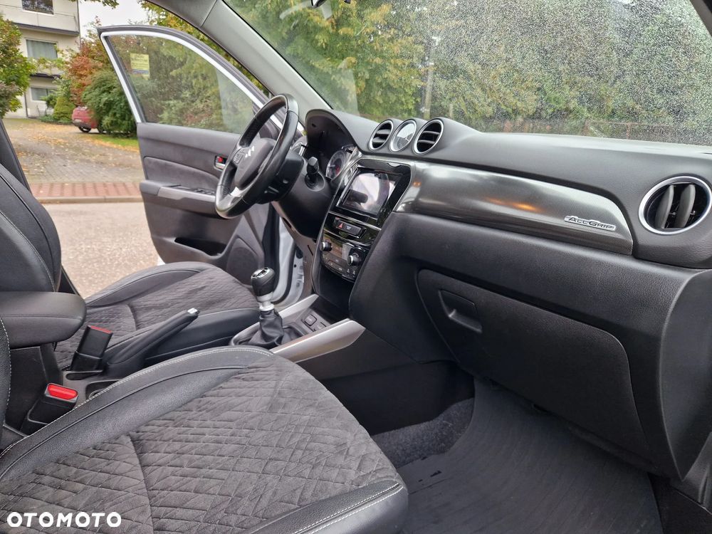 Suzuki Vitara 1.4 Boosterjet Elegance Sun 4WD - 25