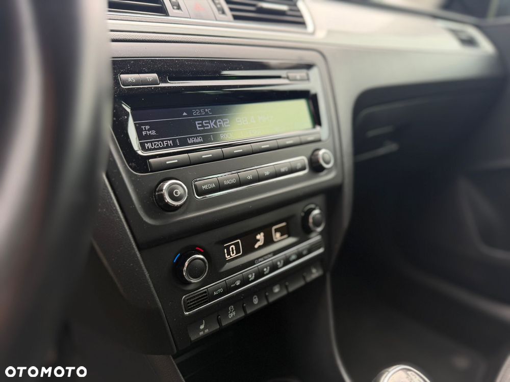 Skoda RAPID Spb 1.6 TDI DPF Elegance Max - 12