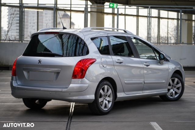 Peugeot 308 1.6HDi Premium Pack - 6
