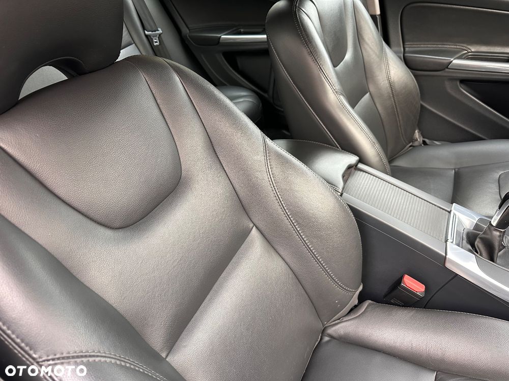 Volvo V60 D3 Momentum - 22