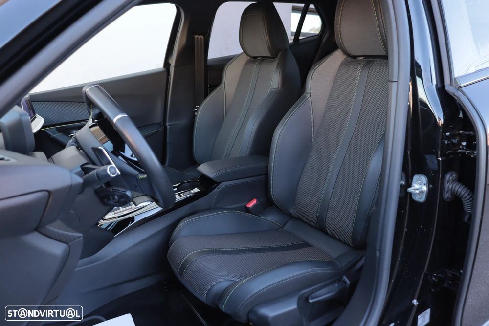 Peugeot 2008 PureTech 130 EAT8 GT - 12