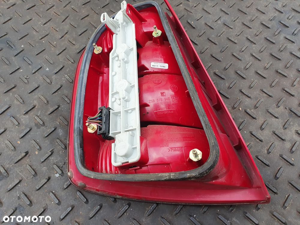 SKODA FABIA 04-07 LIFT HB LAMPA PRAWY TYŁ PRAWA TYLNA 6Y6945112B EUROPA + WTYCZKA INSTALACJA POSIADAM 2 SZT - 8