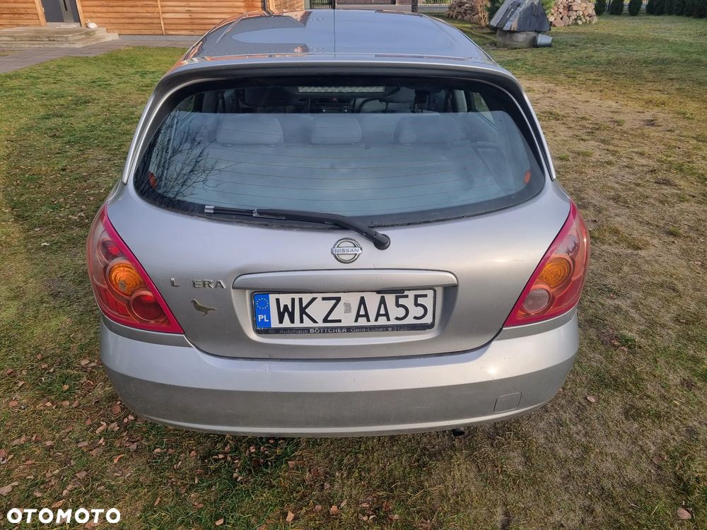 Nissan Almera 1.5 Base - 3
