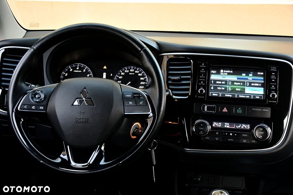 Mitsubishi Outlander 2.0 Invite + 2WD - 6