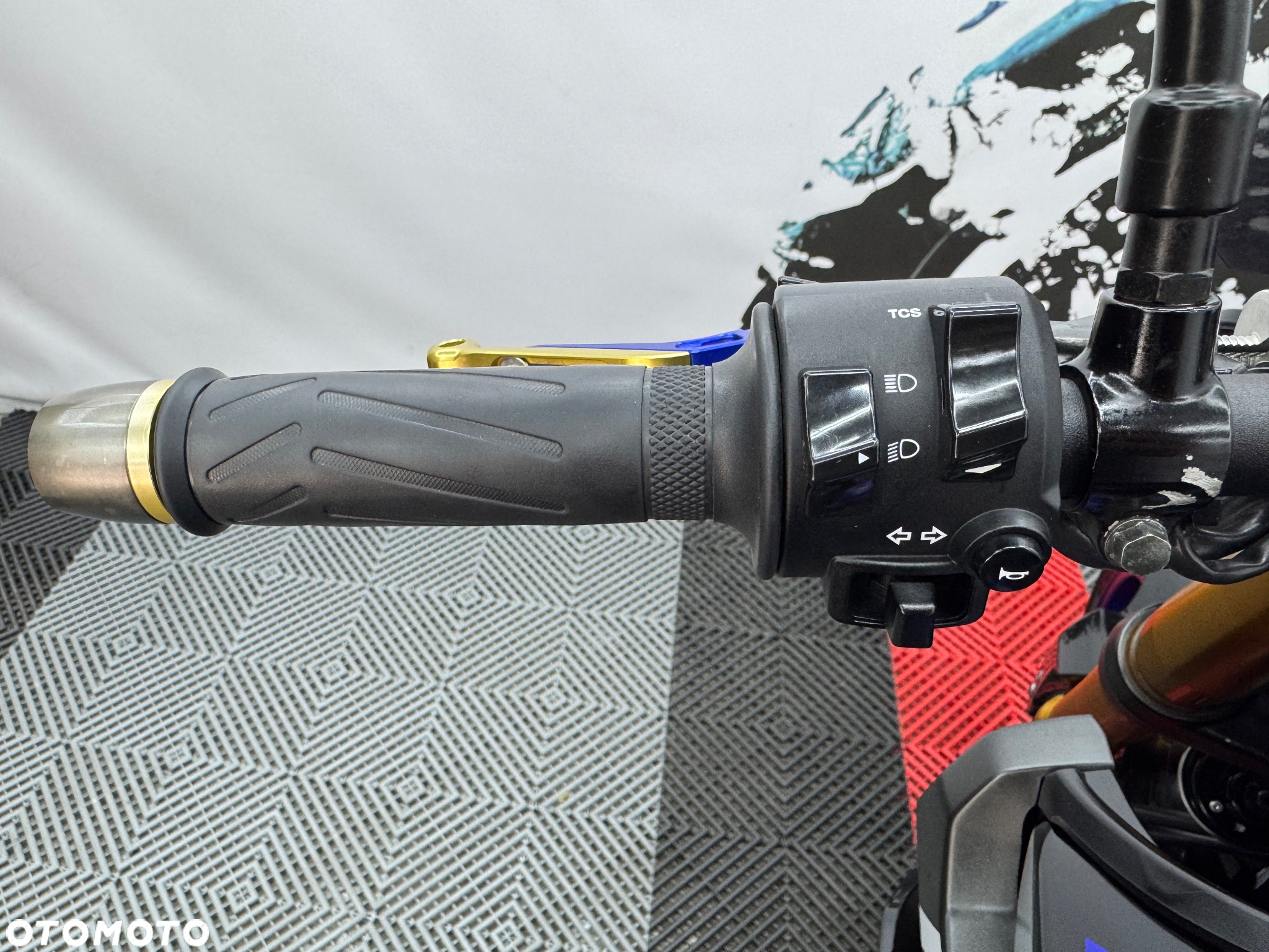 Yamaha MT - 28