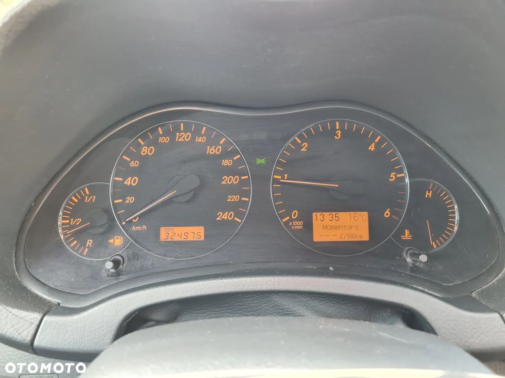 Toyota Avensis - 21