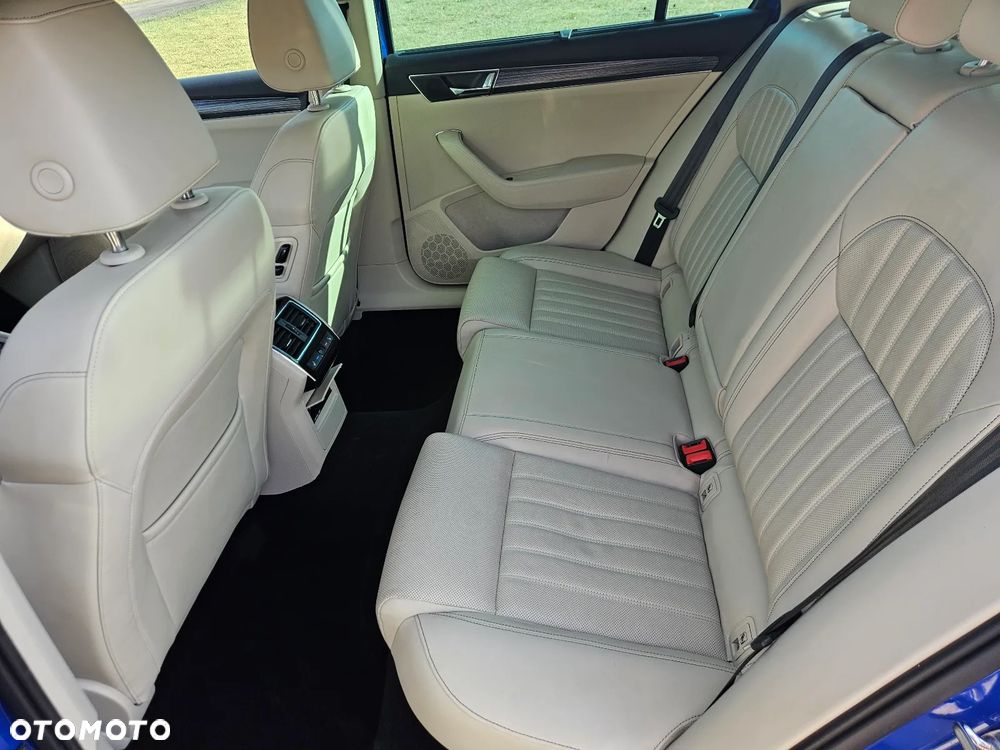 Skoda Superb 2.0 TDI DSG Premium Edition - 6
