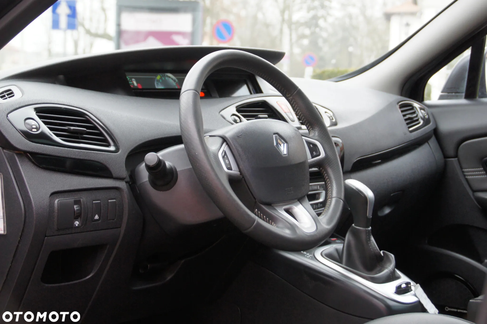 Renault Grand Scenic 2.0 16V 140 CVT Bose Edition - 26