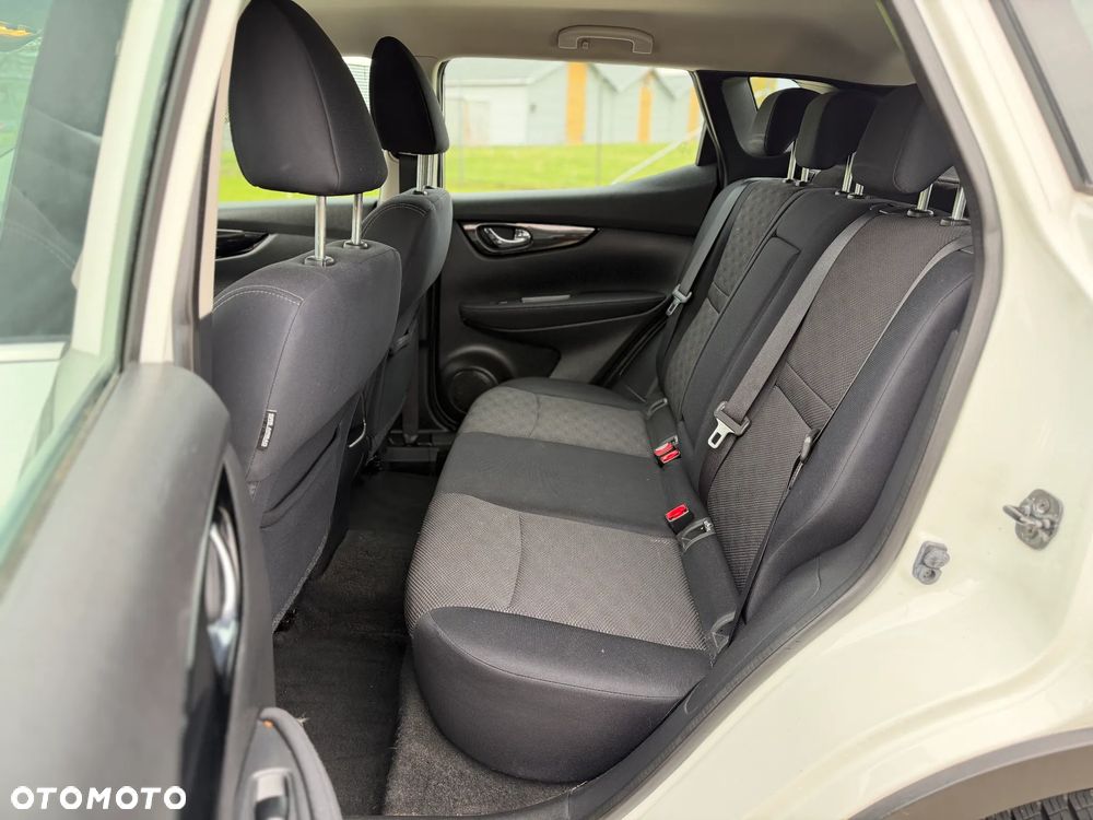 Nissan Qashqai 1.6 dCi DPF acenta - 33