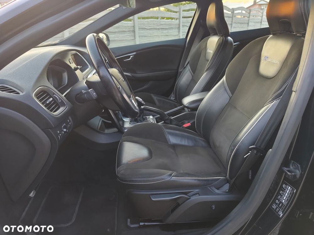 Volvo V40 D2 R Design - 11