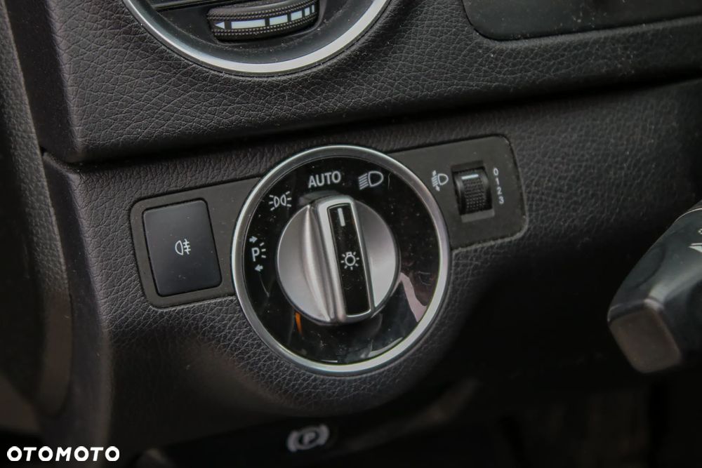 Mercedes-Benz Klasa C - 31