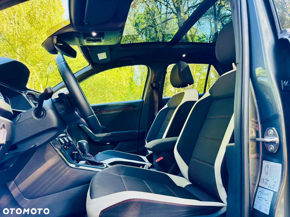 Volkswagen T-Roc - 14