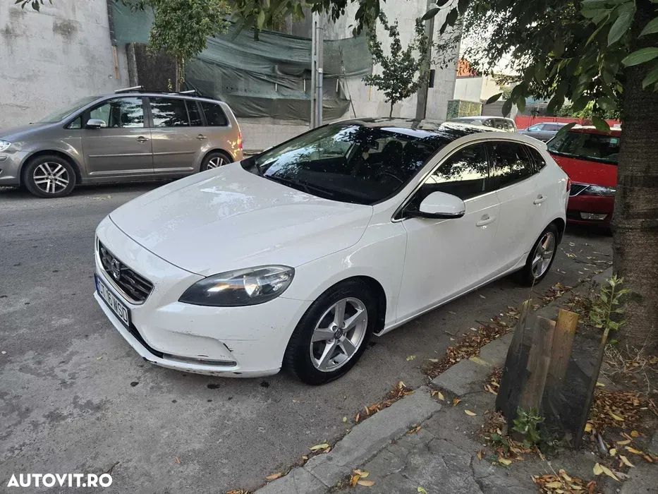 Volvo V40 D2 Aut. Momentum - 1