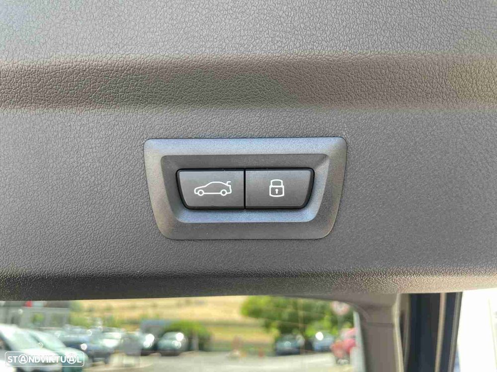 BMW iX2 eDrive20 - 12